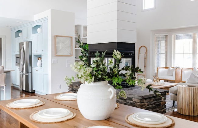 Private Luxury Oasis w Pool HT Parking - Photo 16