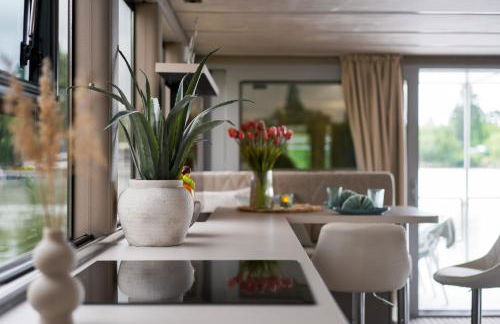 Lieblingsplatz Parey - schwimmendes Living Luxboot - Foto 13