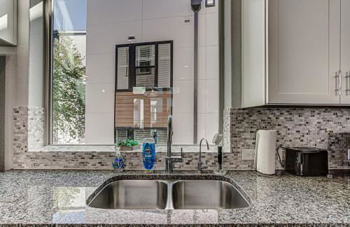 Elegant 3 BED Home Walk To Riverwalk/Pearl/St Mary - Foto 35