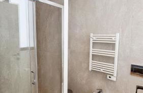 Vytalea - Trilocale moderno con patio e doppi servizi, vicino M4 - Modern apartment 2-Bedroom with Patio & Two Bathrooms, near Metro M4 - Photo 10