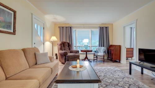 Peaceful Saint Germain Home with Fire Pit! - Photo 3