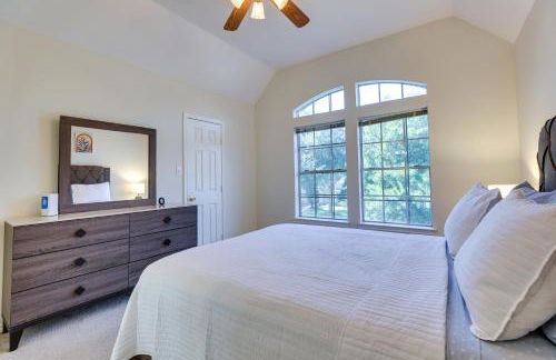 Spacious Sugar Land Home with Yard and Pool Access! - Photo 24