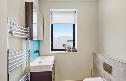 Deluxe 5 Bed House in London - Pool Table - Foto 21