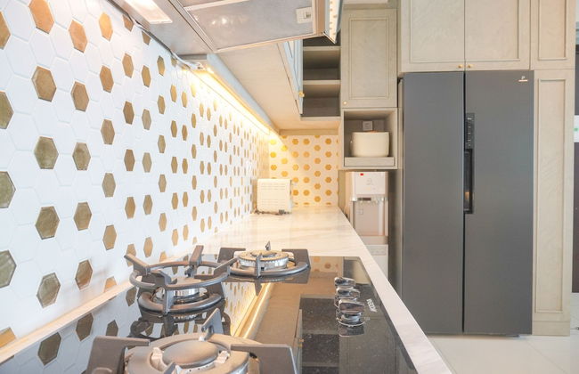 Warm And Elegant 2Br At The Kensington Royal Suites Apartment - Photo 13