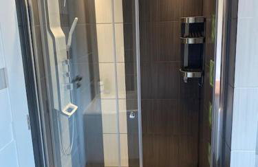 Modern 3-Bedroom villa, 3 Parking Spaces, WiFi - Foto 11