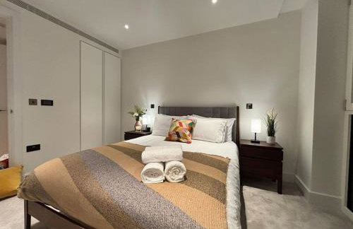 Luxury 2BR- Sleeps 5- Westfield Apartment- 3 min to station- Perfect for Families Shopping - Foto 36