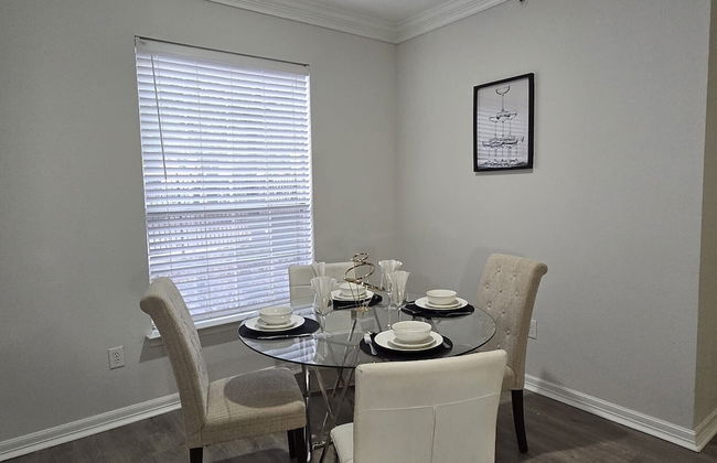 Apartment - Sleeps 5 - Pool - Parking - Gym - Foto 10