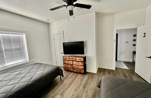 #1 - 5BR 1BA - Unit A - Private Entire Home - WiFi - Foto 41