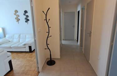 Le 8 - Appartement 2 chambres calme, tout confort, parking privé gratuit, à 2 pas des Allées Provençales - Photo 4