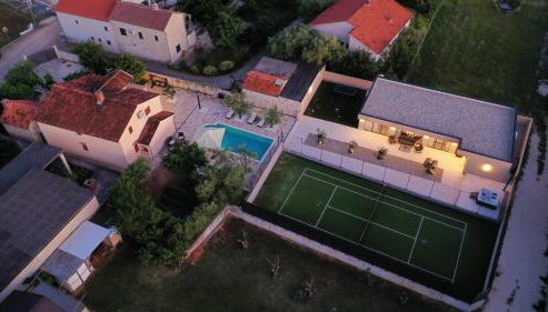 Villa Tina with Swimming Pool, Tennis court, Games room, Sauna, Gym, BBQ - Foto 2