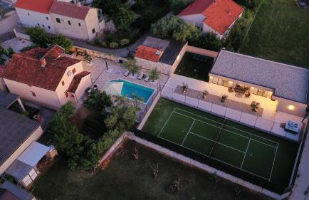 Villa Tina with Swimming Pool, Tennis court, Games room, Sauna, Gym, BBQ - Foto 2