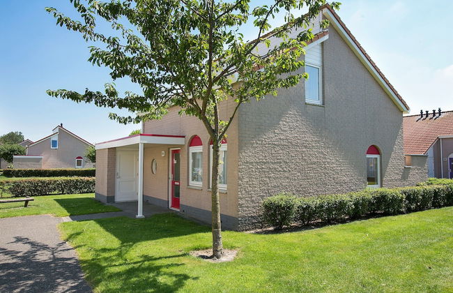 Spacious Holiday Home in Renesse near North Sea - Foto 1