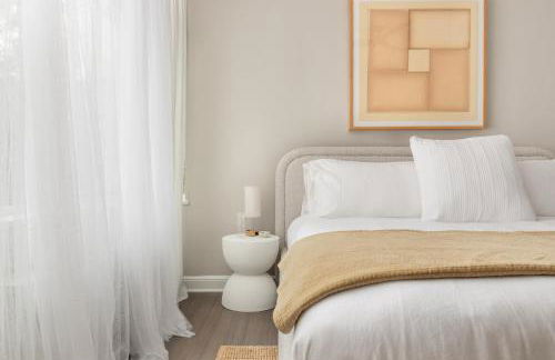 The Morgan - Refined 2BR King Suite with Free Parking - Foto 1