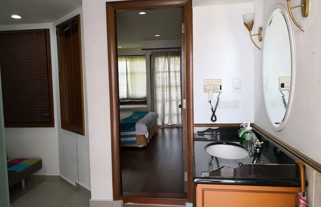 Alpine LXPD Water Chalet - Photo 3