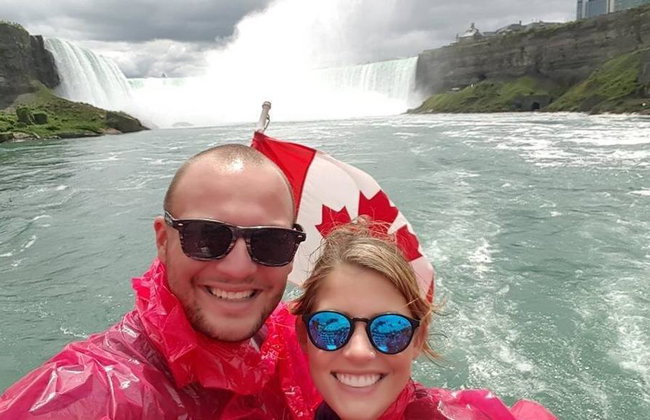 Canadian Side: Niagara Falls with Boat Tour, Maple and Chocolate Tastings - Half-Day Tour - Photo 2