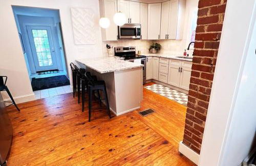 Mill House in Beautiful Downtown Jefferson - Foto 9