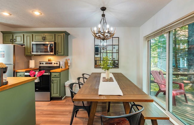 The Après-alpine by Avantstay Cozy Modern Cabin w/ Deck - Foto 27