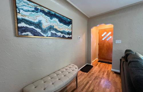 Snug, neighborly home perfect for your small group - Foto 1