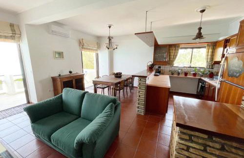 Stunning Beachfront Apartment Strátos - Foto 8