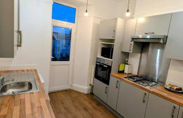 Central Boutique 3 Bed Apartment - Plymouth - By Habita Property - Foto 14