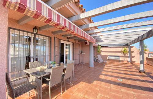 ÁTICO TERRAZA 65m. Playa, piscina, A/C, Wifi - Foto 9