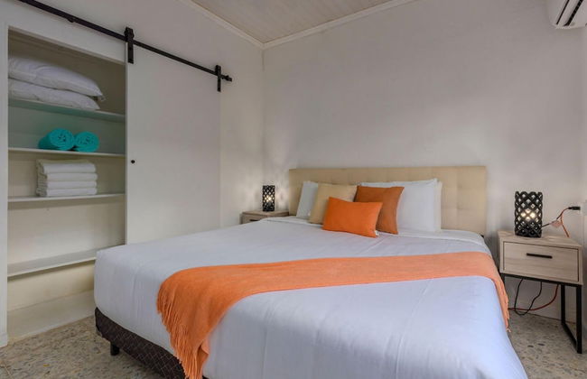 3BR Home w Pool in Downtown 5min Walk 2 Beach - Foto 10