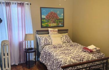 The Paradise House steps from the Heart of Hertel - Foto 19