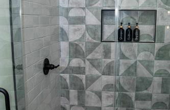 Urban Oasis - A Newly Renovated 4BR Dream - Foto 14