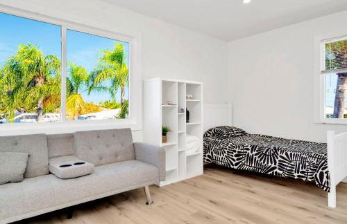 Clearwater Beach Waterfront Modern Villa 4BD 2BIG OPEN LOFT 4BT with Pool Boat Deck Sleep 15 - Foto 35