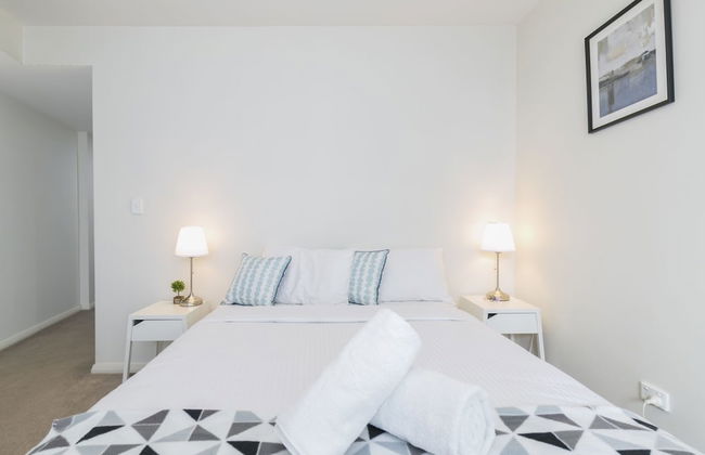 Cozy Home in Parramatta CBD - Photo 3