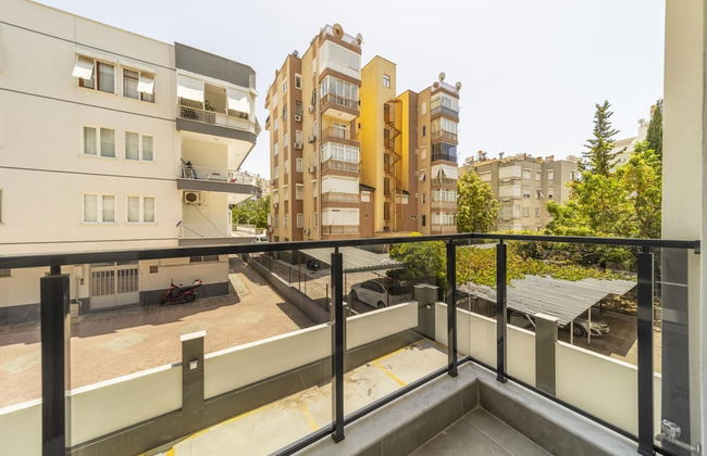 Modern Flat w Balcony 10 min to Beach in Antalya - Foto 1