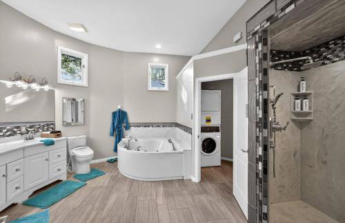 Secluded Luxe 5BR Estate| Pool, Wineries, Near ND - Foto 47