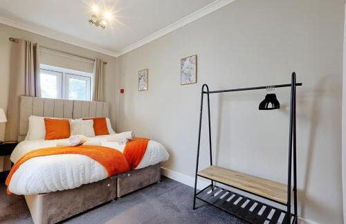 Large 5-Bedroom Home, Perfect for Long Stays & Team Accommodation - Foto 73