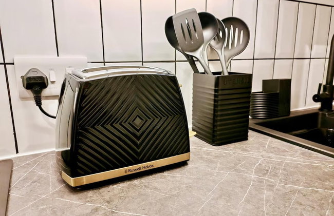 2-Bed Apartment - For Contractors & Business Travellers - Long Stays Welcome - Photo 44