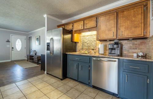 Save Midweek 3Br Near Lake Acworth and Downtown - Foto 4