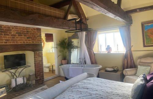 Upper House Stunning Country Home - Photo 5