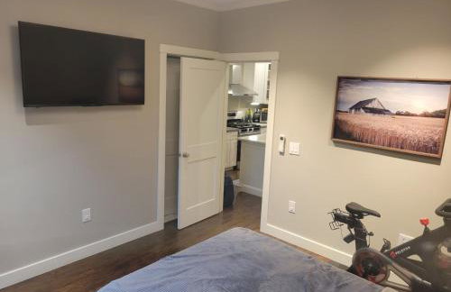 Remodeled 2-Bedroom Unit in Fremont w/ Luxe Bathrooms - Photo 4