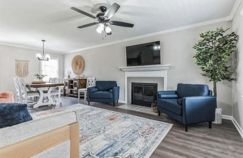 Charming Farmhouse Retreat in Madison AL - Photo 4