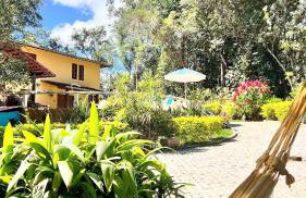 Refúgio em Macacos para até 12 hóspedes com piscina aquecida, 5 suítes e riacho - Foto 31