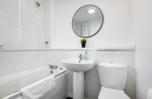 CONTRACTORS, Central MK, Free off street Parking, close to amenities, Managed by Chique Properties Ltd - Foto 19