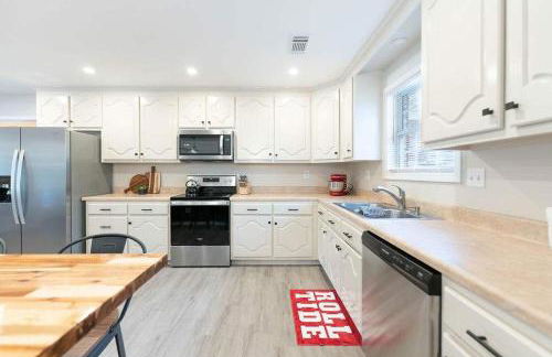 15 Min to UA Private Heated Pool Huge Yard Luxe Master - Foto 12