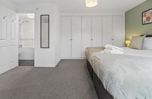 NEW! Large 5BR 2BA Home Leamington Spa Driveway Garage Parking WI-FI - Photo 33