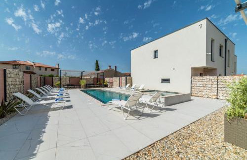 PINNA RESIDENCE - Datul - Foto 3