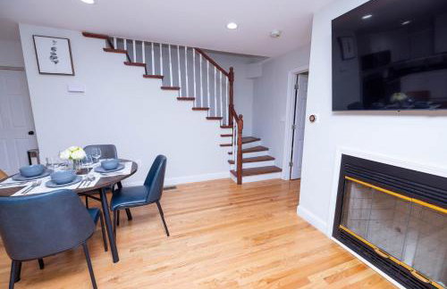 Modern Luxury Home With Fireplace & Game-Room - Foto 21