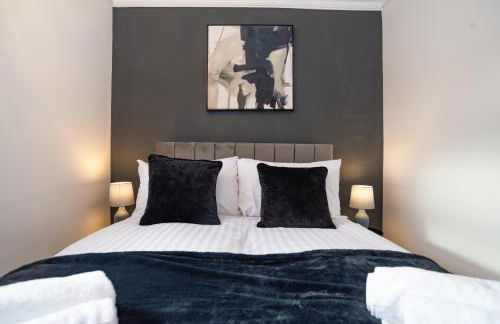 Dawley ProStay – Parking + Fast WiFi - Photo 2