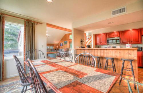 Stratton Mountain Condo with a Hot Tub! Sleeps 12! - Photo 27