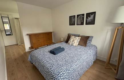 Maison spacieuse et paisible - 4 chambres, parking, wifi - Foto 3