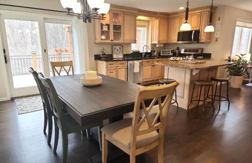 Everchanging Seasons-Hot Tub, Game Haven & Central Retreat - Foto 21