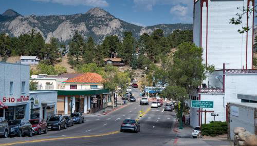 The Pine Getaway on 60 Acres with Hot Tub - Foto 2