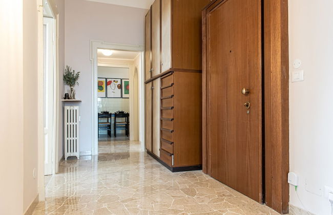 JOIVY Sophisticated Flat W/ Desk - Foto 39